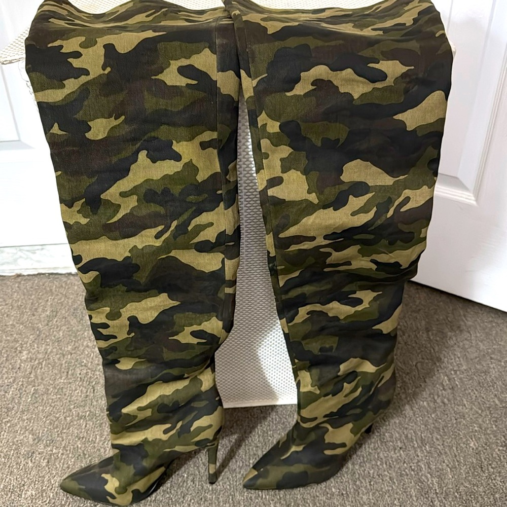 Pre-loved Kendal + Kylie thigh high boots